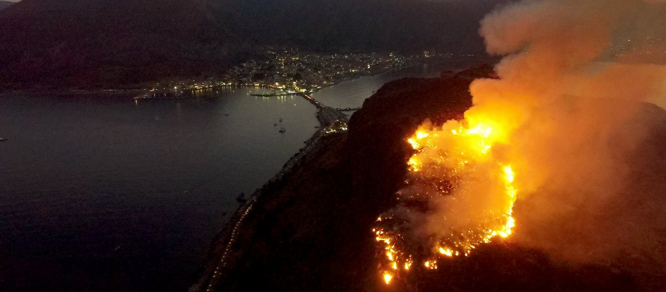 Κορσική και Σαν Τροπέ έχουν παραδοθεί στις φλόγες: Ζητάνε βοήθεια από την Ε.Ε (φωτό, βίντεο)